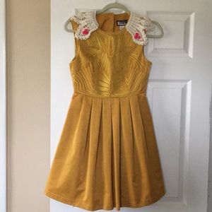 Beatnik garb Gold Pleated Dress